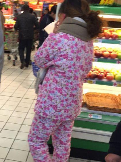 在超市看见一个花大姐～