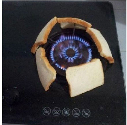 最新发明考面包机，一次可以烤5片