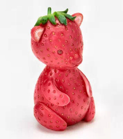 怪异的草莓长成这样，是不是很带劲了